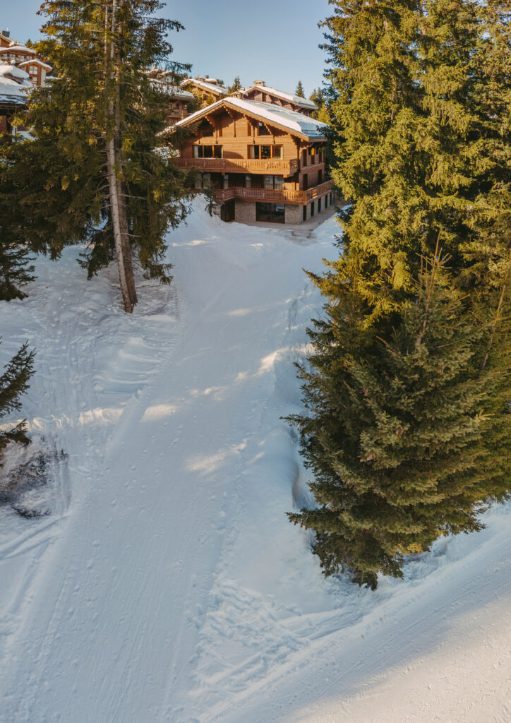 chalet lily of the valley courchevel vue aerienne montagne
