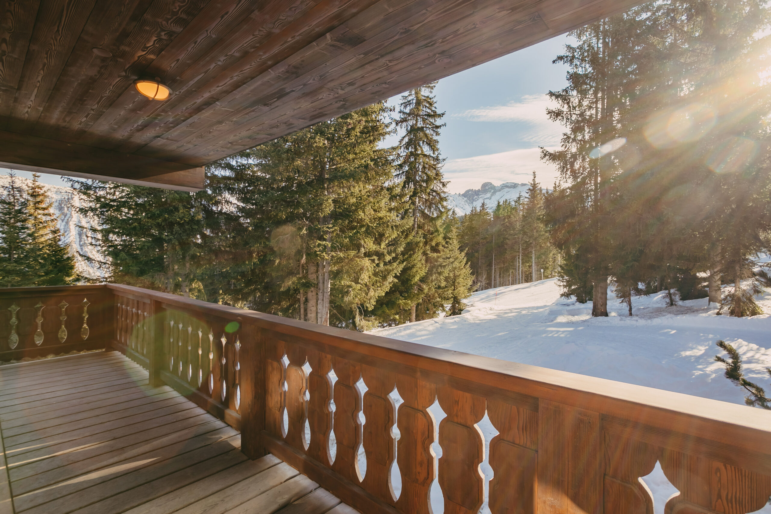 terrasse chalet courchevel vue montagne neige hotel luxe